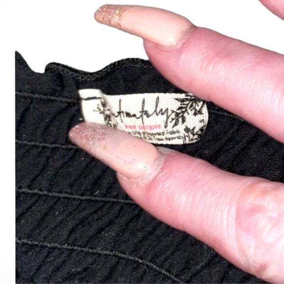 FREE PEOPLE “SMOCK IT TO ME” CRISS CROSS OFF THE SHOULDER CROP TOP BLACK  SMALL - Picture 8 of 10